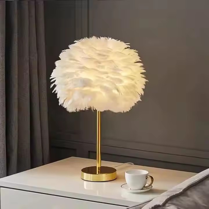 Modern Bedside Warm Decoration Simple and Elegant Golden Romantic Gold Goose Feather Home Decor Bedroom Bed Side Table Lamps